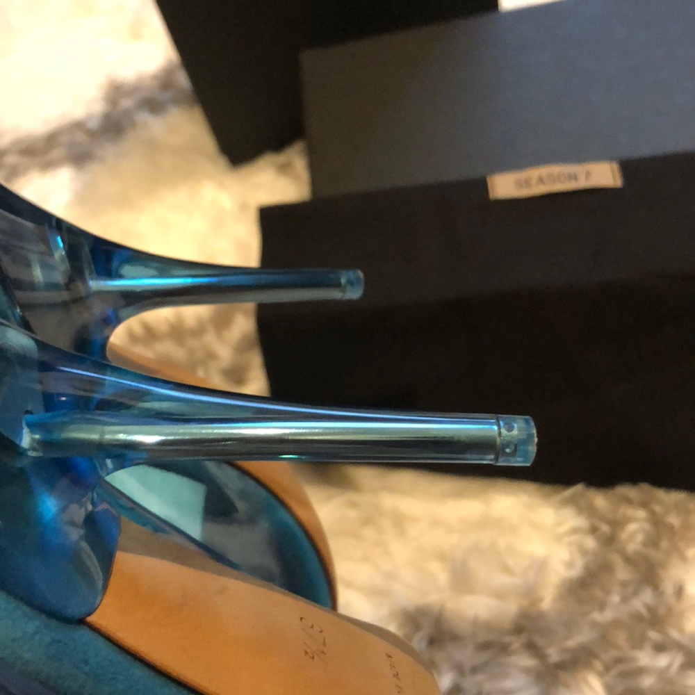 Brand New 🌟Yeezy Season 7 Blue Transparent Pumps - Picture 5 of 6